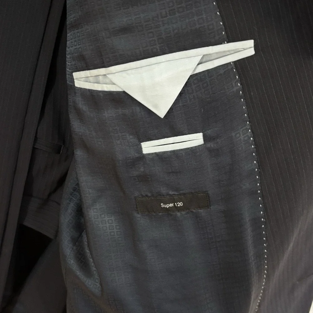 Hugo Boss pinstripe 2 Piece suit Super 120 48L